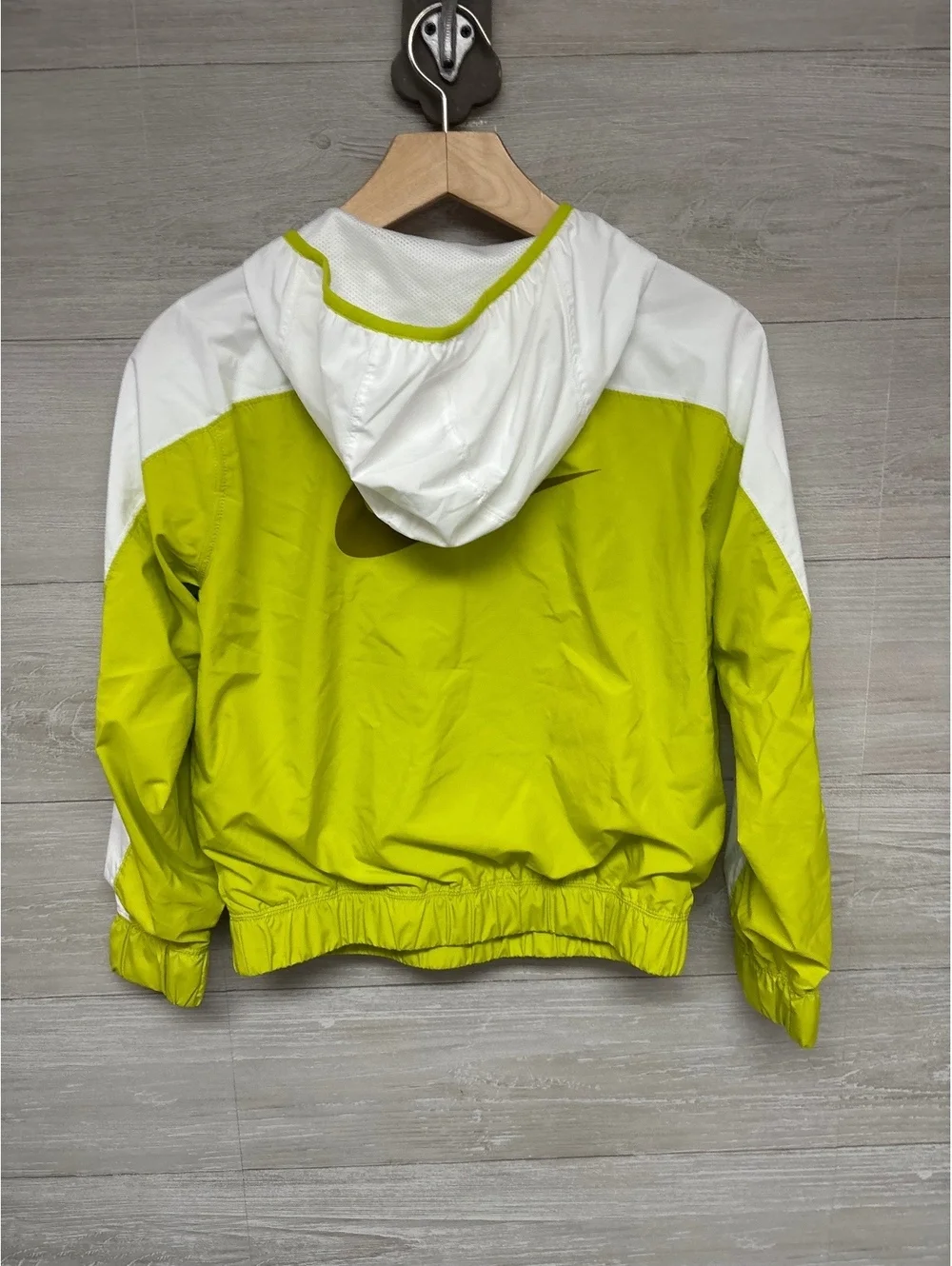 * | Nike | girls pullover. Size M.